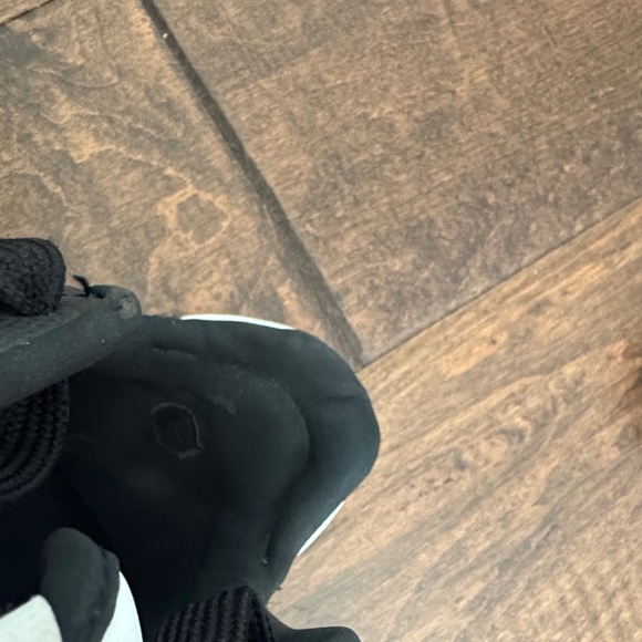 Puma Black and White Sneakers - Picture 7 of 7